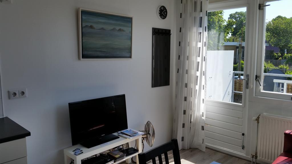 Homestay Bij Aelita Ден-Бург Экстерьер фото