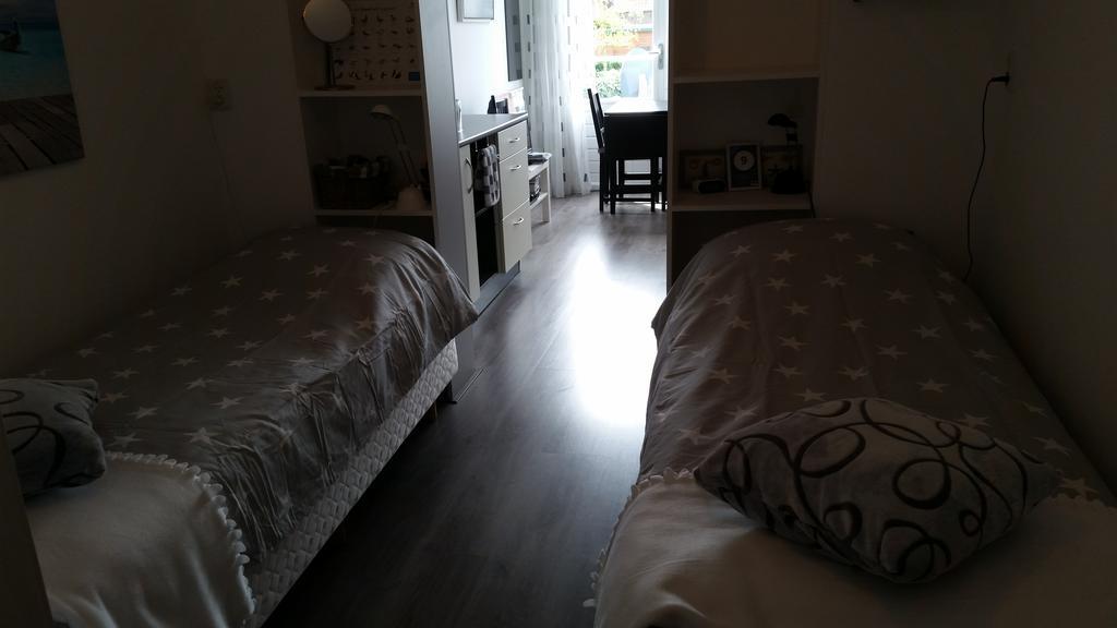 Homestay Bij Aelita Ден-Бург Экстерьер фото